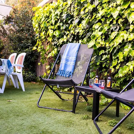 Atypique, Cabanon Bord De *