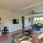 Atypique, Cabanon Bord De Ferienhaus Hyères