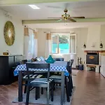 Ferienhaus Atypique, Cabanon Bord De