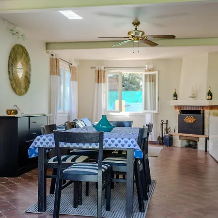 Ferienhaus Atypique, Cabanon Bord De