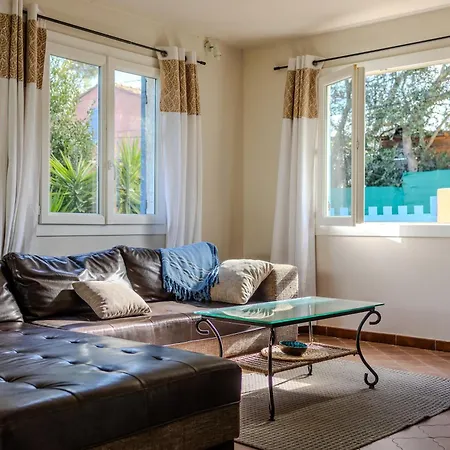Prázdninový dům Atypique, Cabanon Bord De Hyères