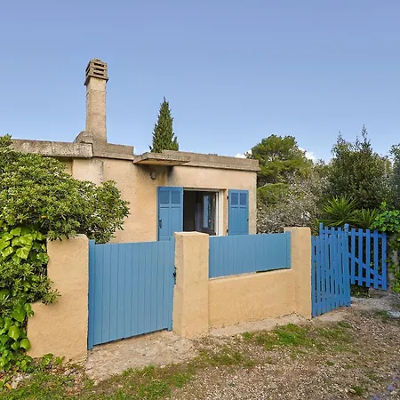 Prázdninový dům Atypique, Cabanon Bord De Hyères