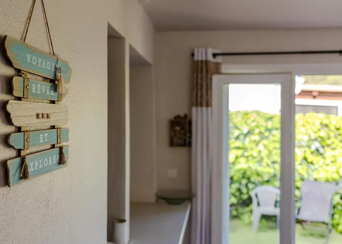 Atypique, Cabanon Bord De Hyères