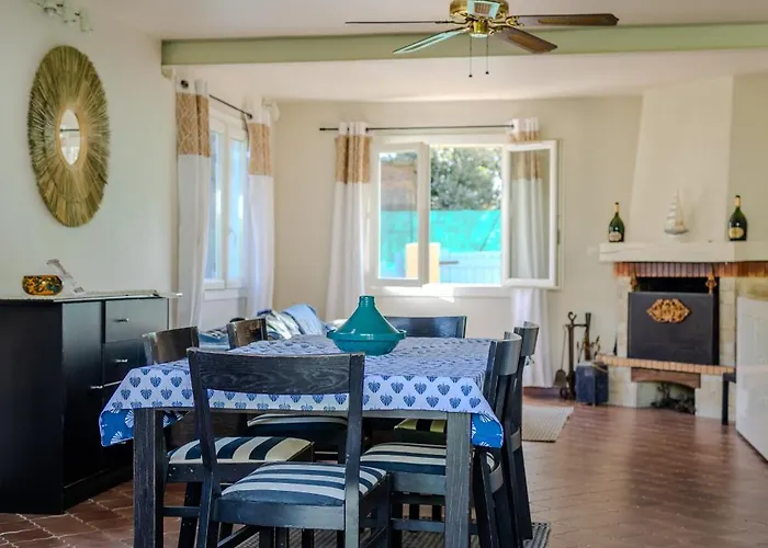 Hébergement de vacances Atypique, Cabanon Bord De