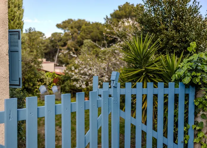 Atypique, Cabanon Bord De