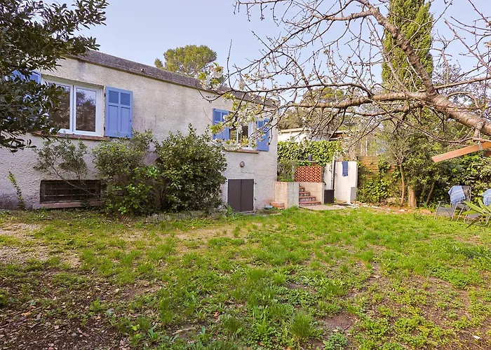 Atypique, Cabanon Bord De Hébergement de vacances